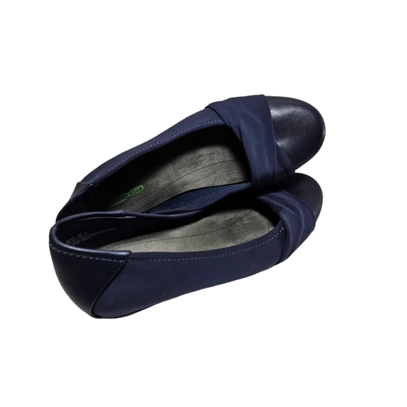 BareTraps Mitsy Closed Toe Slip-on Wedges Sz 9W - Picture 3 of 10